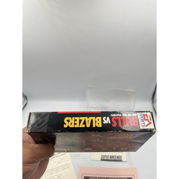 Bulls vs. Blazers and the NBA Playoffs (SNES, 1992) CIB Manual Inserts - Picture 10 of 15